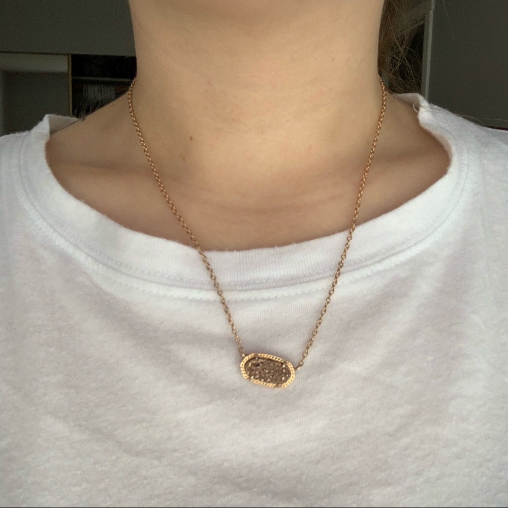 Kendra Scott necklace